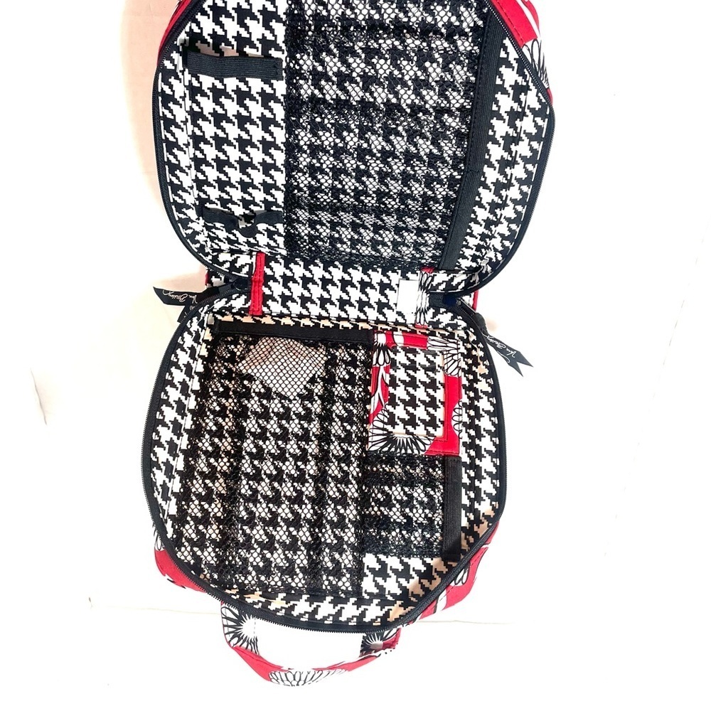 Vera Bradley Red Floral Quilted Cosmetic Train Case Travel Makeup Bag Zip
NWOT - Picture 5 of 12
